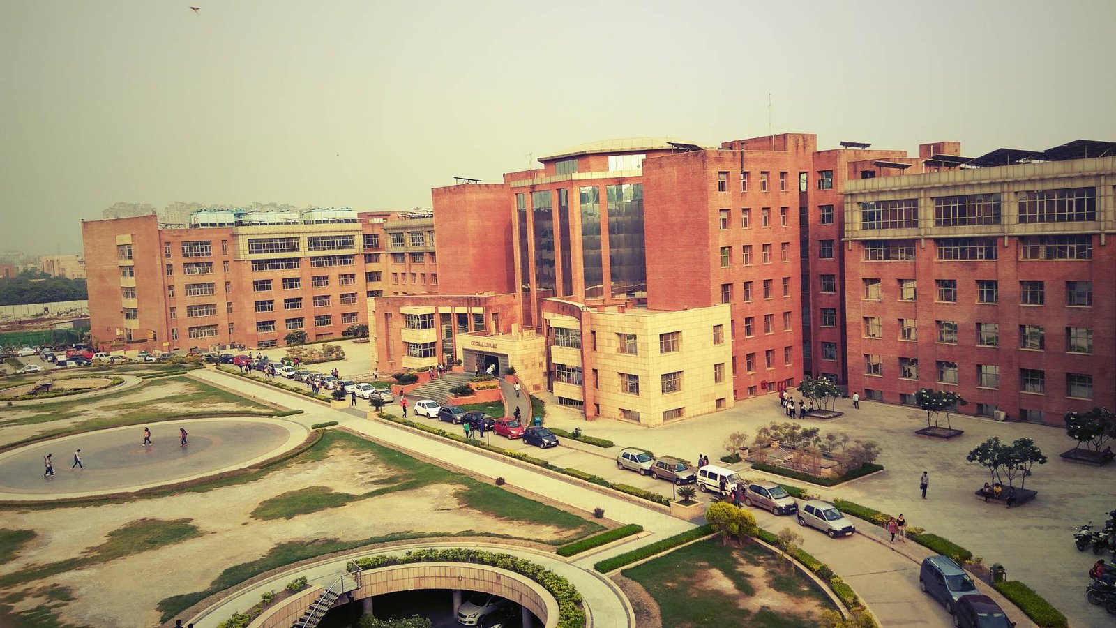colleges in noida for BTech